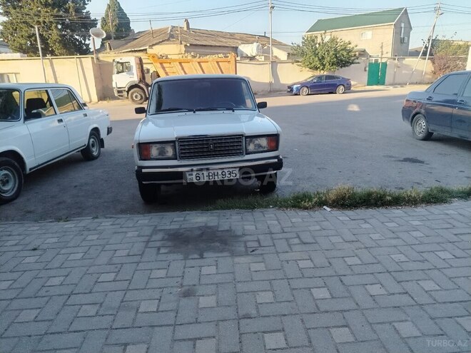 LADA (VAZ) 2107-2