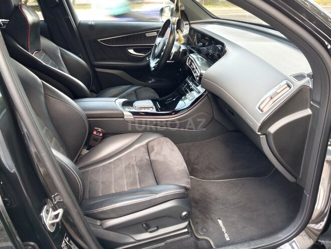 Mercedes EQC 400 4MATIC-7