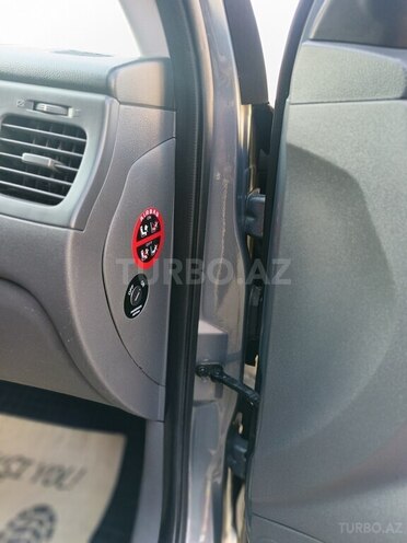 Kia Rio-15