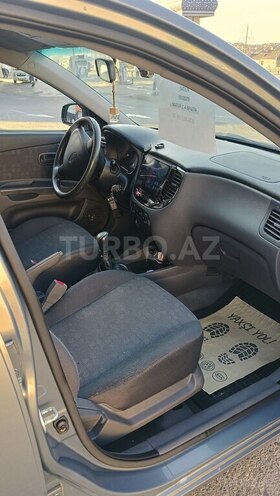 Kia Rio-21