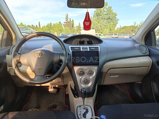 Toyota Yaris-5