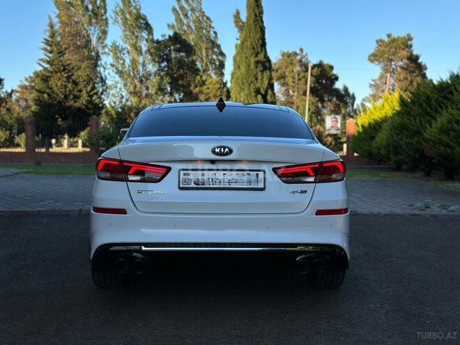 Kia Optima-4