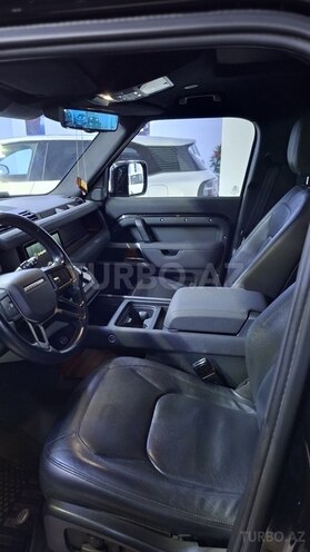 Land Rover Defender-7