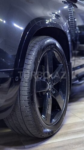 Land Rover Defender-10