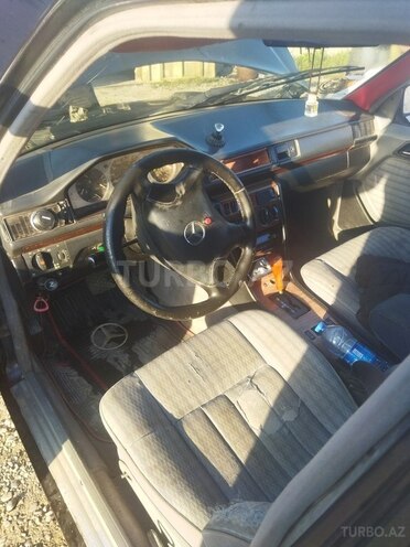 Mercedes 200 E-3