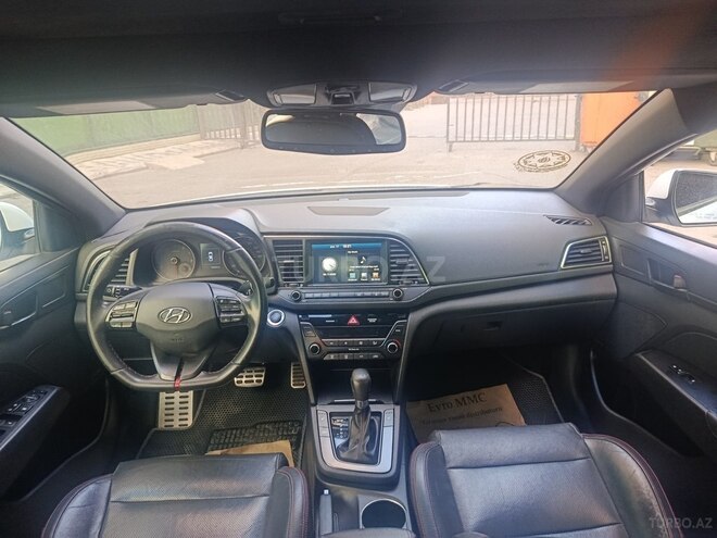 Hyundai Elantra-9