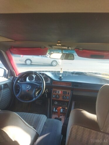 Mercedes 200 E-6