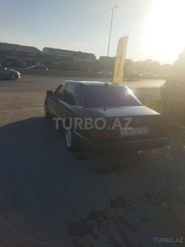 Mercedes 200 E-8