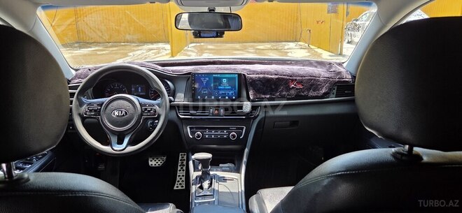 Kia K5-3