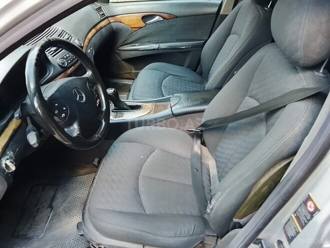 Mercedes E 220-2