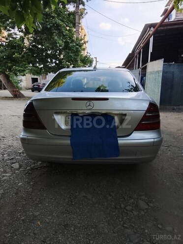 Mercedes E 220-4