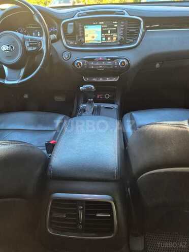 Kia Sorento-12