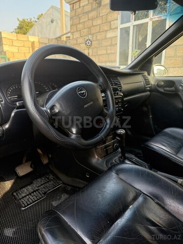 Opel Vectra-4