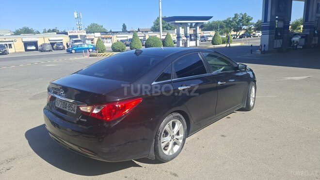 Hyundai Sonata-11