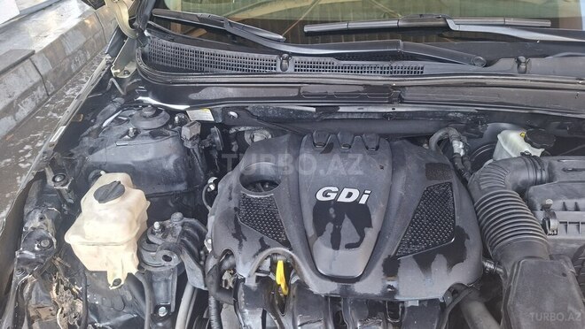 Hyundai Sonata-15