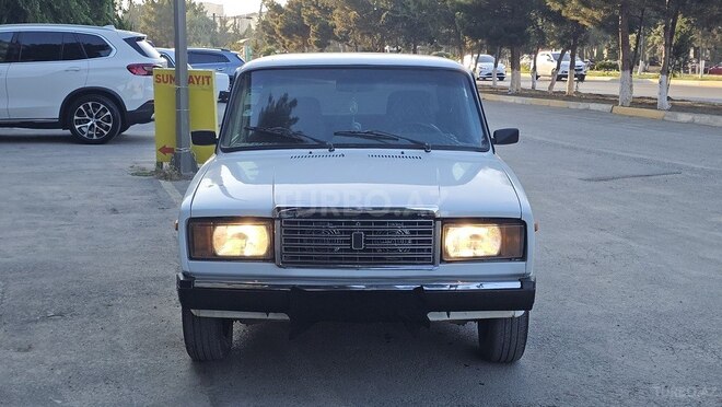 LADA (VAZ) 2107-1