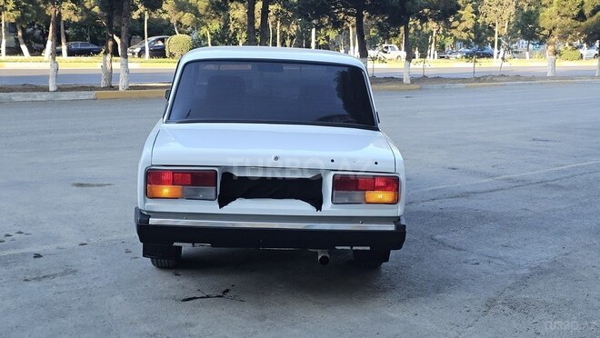 LADA (VAZ) 2107-2