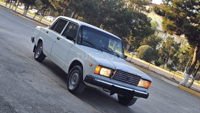 LADA (VAZ) 2107-4