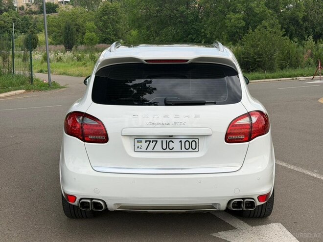 Porsche Cayenne GTS-4