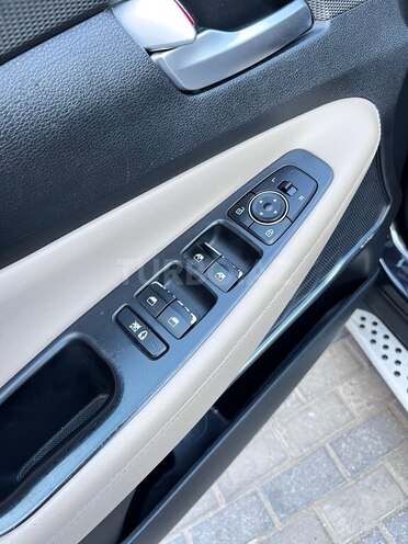 Hyundai Santa Fe-17