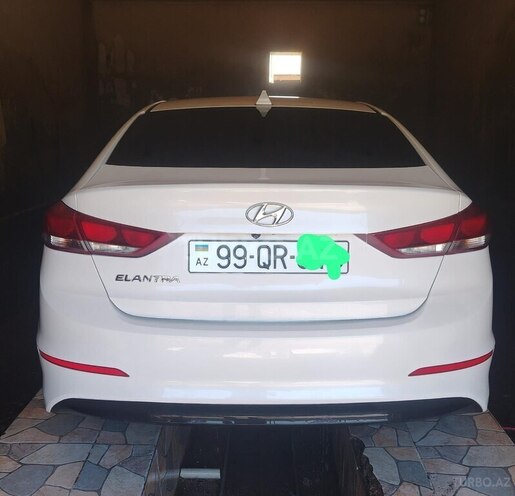 Hyundai Elantra-4