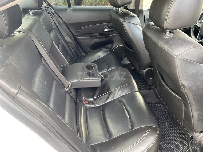Chevrolet Cruze-11