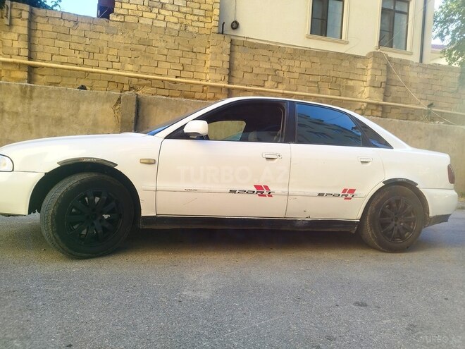 Audi A4-3