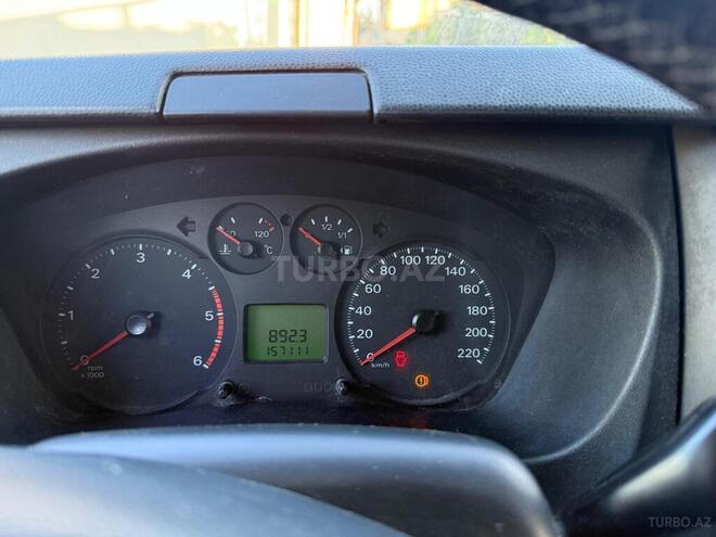 Ford Transit-10