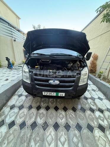 Ford Transit-5
