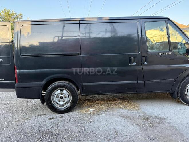 Ford Transit-3