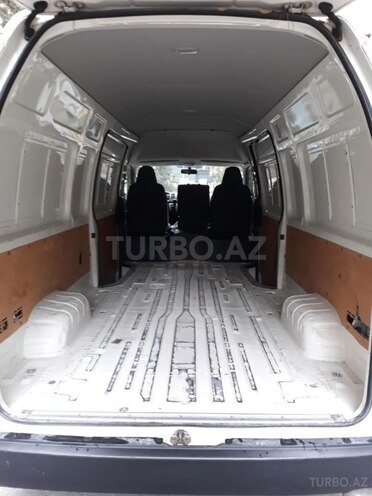 Toyota HiAce-5