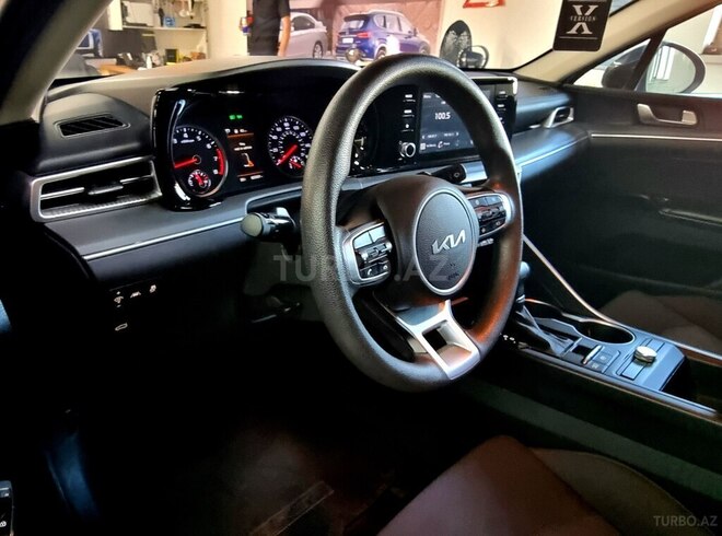 Kia K5-19