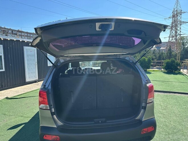 Kia Sorento-16