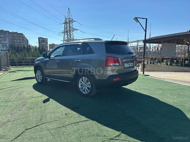 Kia Sorento-13