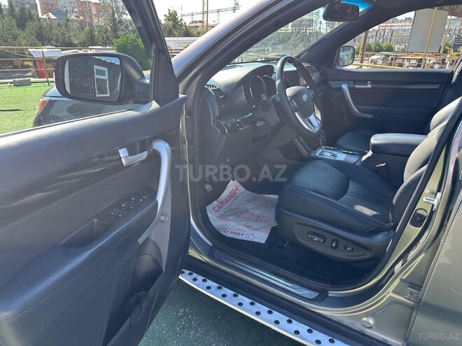 Kia Sorento-11