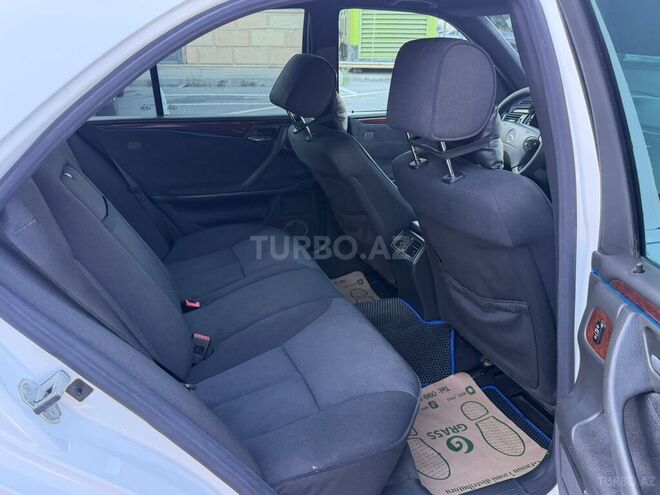 Mercedes E 240-14