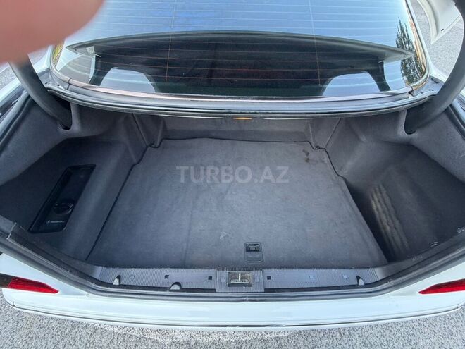 Mercedes E 240-16