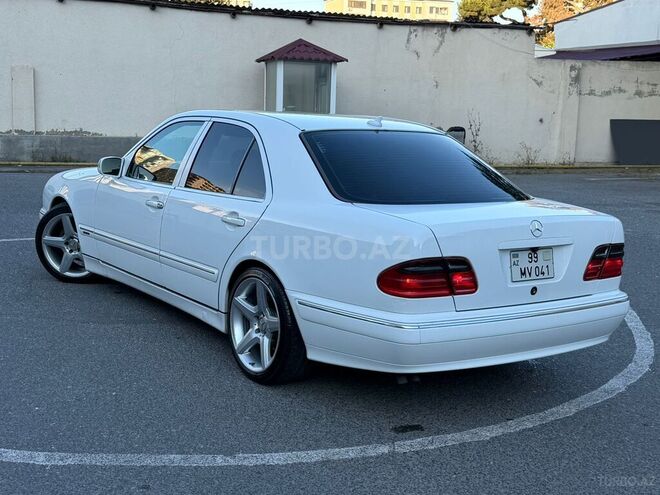 Mercedes E 240-19