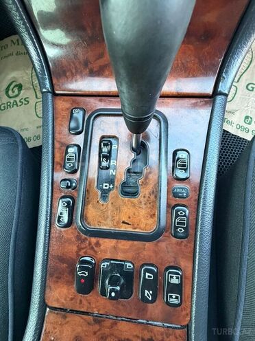 Mercedes E 240-15