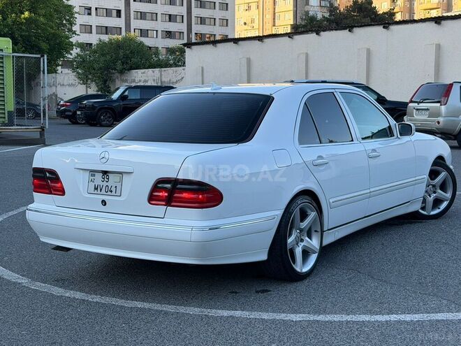 Mercedes E 240-18