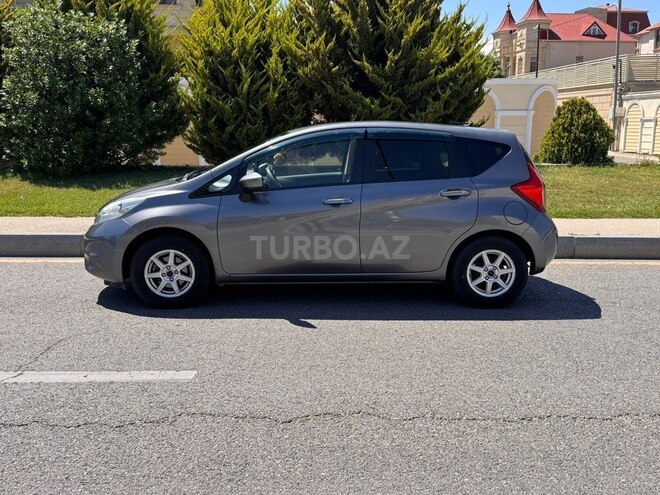 Nissan Note-5
