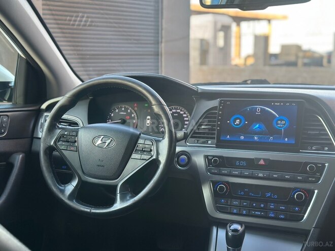 Hyundai Sonata-8