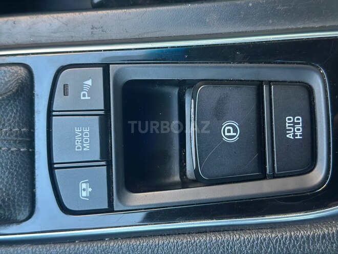 Hyundai Sonata-12