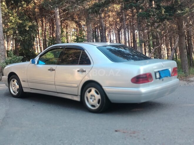 Mercedes E 220-6