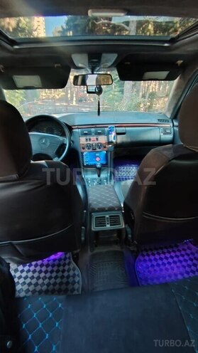 Mercedes E 220-7