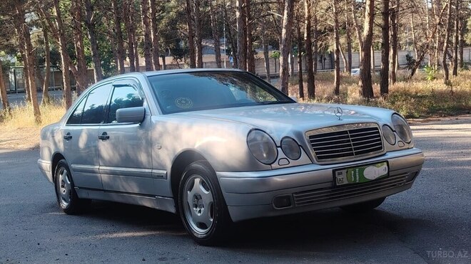 Mercedes E 220-8