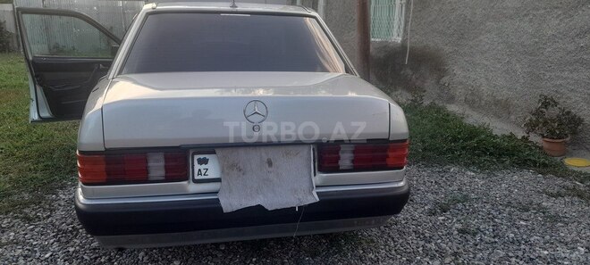 Mercedes 190-6