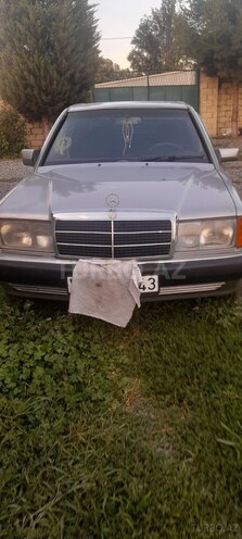 Mercedes 190-1