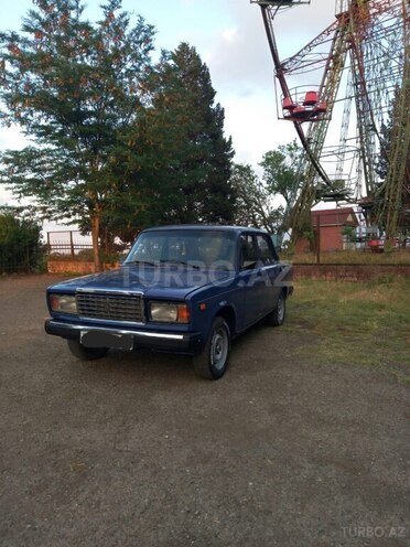 LADA (VAZ) 2107-2