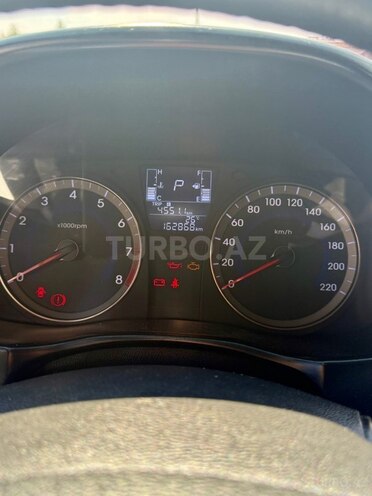 Hyundai Accent-6